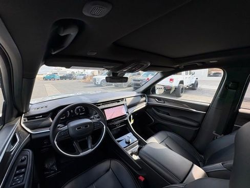 New 2026 Jeep Grand Cherokee Limited w/ Limited Altitude Package RWD image 18