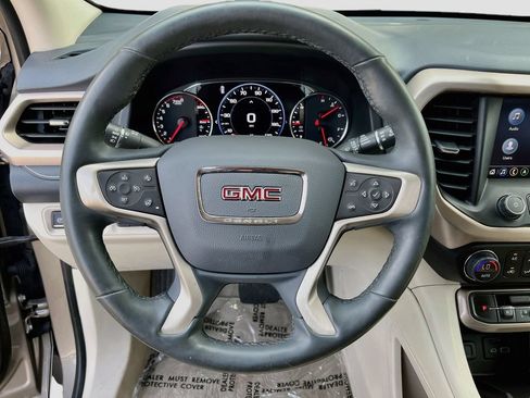 Used 2023 GMC Acadia Denali w/ Denali Technology Package FWD image 11