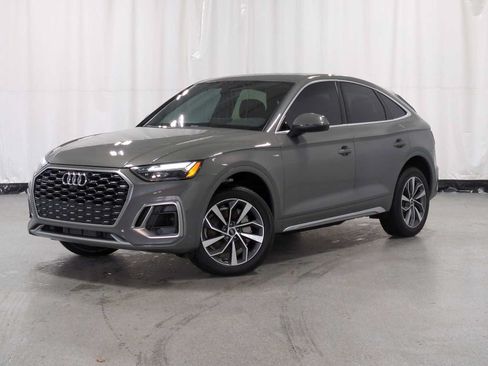 Used 2023 Audi Q5 2.0T Premium w/ Convenience Package AWD/4WD image 2