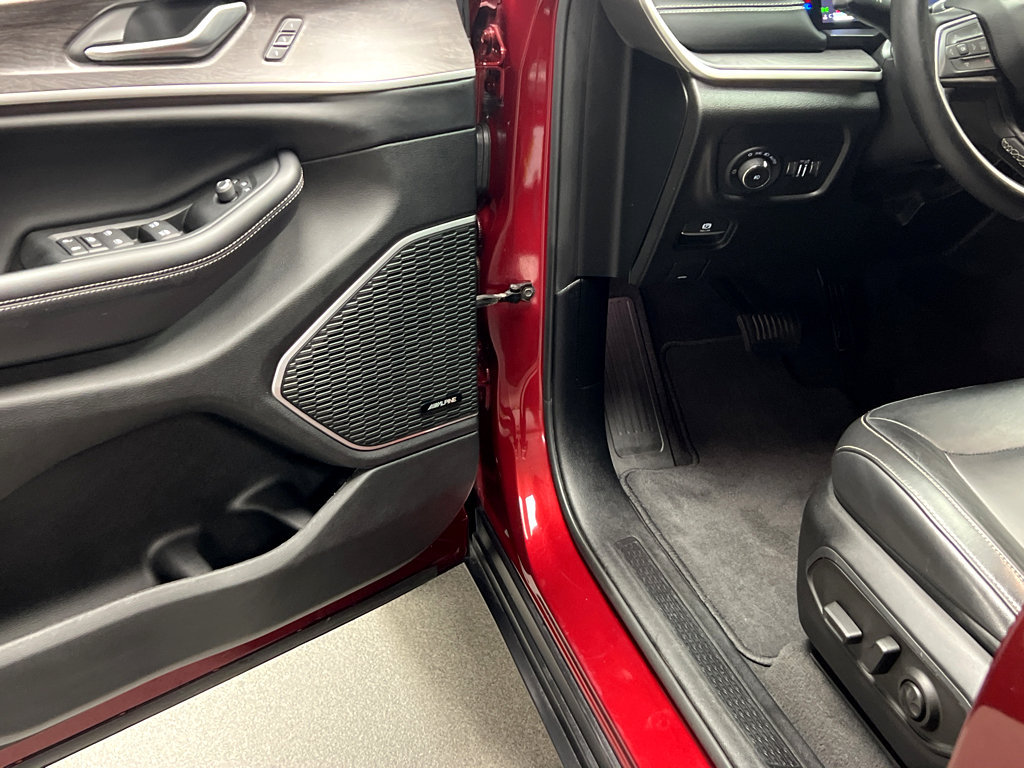 Used 2021 Jeep Grand Cherokee L Limited AWD/4WD image 8