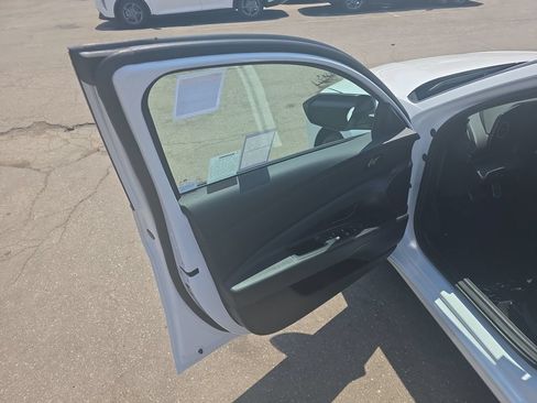Certified 2025 Hyundai Elantra SEL FWD image 10