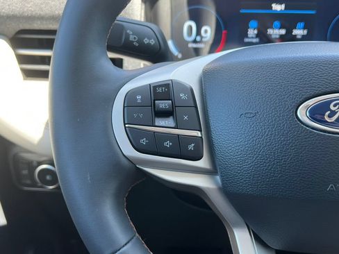 Used 2026 Ford Explorer Active AWD/4WD image 18