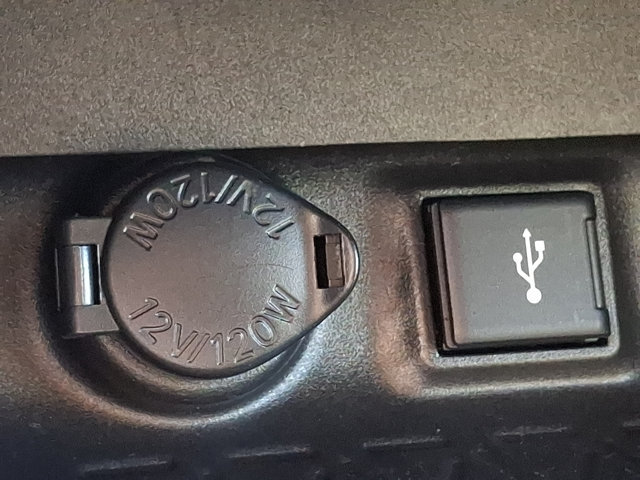 Used 2021 Toyota RAV4 LE AWD/4WD image 23