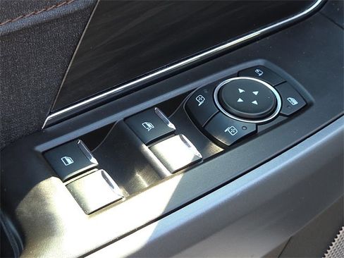 Certified 2024 Ford F150 Lariat w/ FX4 Off-Road Package image 19