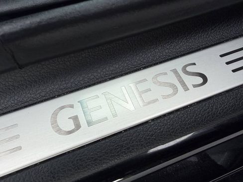 Used 2023 Genesis G70 2.0T RWD image 37