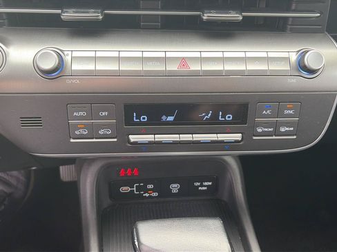 Used 2025 Hyundai Kona SEL FWD image 26