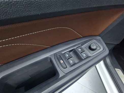 Used 2021 Volkswagen Atlas SE w/ Panoramic Sunroof Package image 13