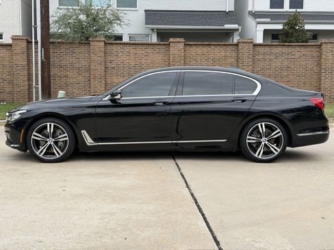 Used 2019 BMW 750i image 13