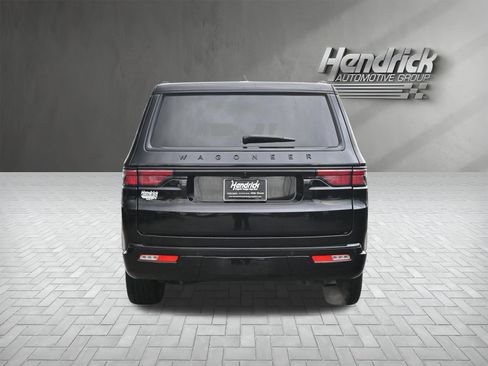 Used 2024 Jeep Wagoneer Series II AWD/4WD image 9