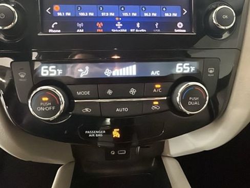 Used 2020 Nissan Rogue Sport SV w/ All-Weather Package AWD/4WD image 23