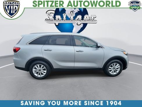 Used 2019 Kia Sorento AWD w/ LX Convenience Package image 1