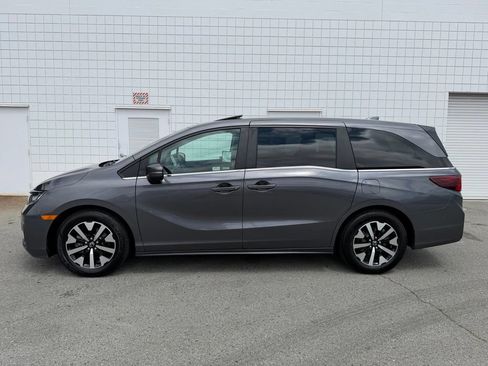 Used 2025 Honda Odyssey EX-L image 3