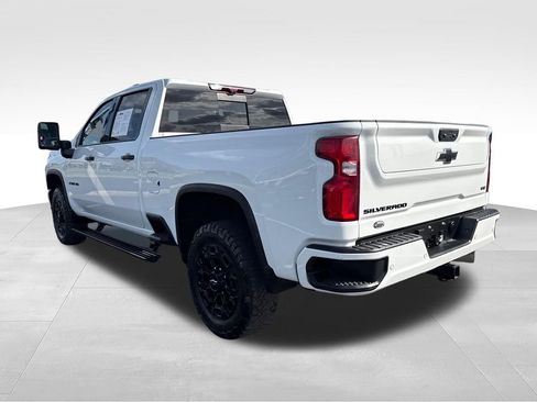 Used 2024 Chevrolet Silverado 2500 LTZ w/ LTZ Plus Package AWD/4WD image 3