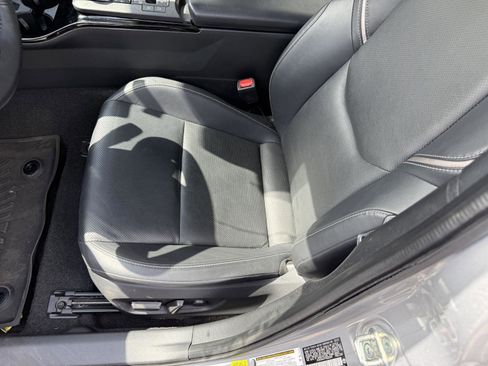 Used 2023 Toyota Prius XLE image 9