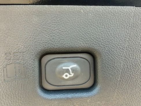 Used 2021 Lincoln Nautilus AWD image 9