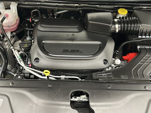 Used 2026 Chrysler Pacifica Limited FWD image 20