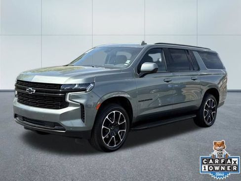 Used 2024 Chevrolet Suburban RST RWD image 6