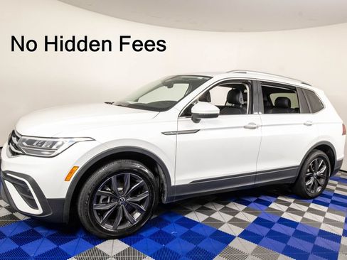 Used 2023 Volkswagen Tiguan SE FWD image 1