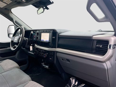 Used 2024 Ford F250 XLT w/ FX4 Off-Road Package image 26