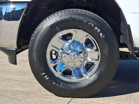 Used 2024 RAM 2500 Tradesman w/ Chrome Appearance Group image 8