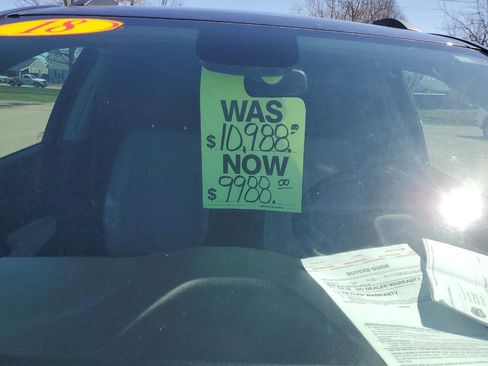 Used 2018 Chevrolet Trax LT w/ LT Convenience Package image 3