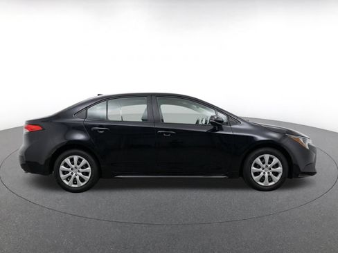 Used 2025 Toyota Corolla LE FWD image 10