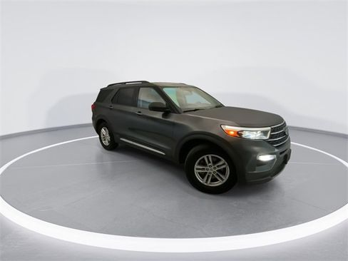 Used 2020 Ford Explorer XLT w/ Equipment Group 202A image 6
