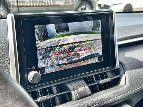 Used 2024 Toyota RAV4 XLE w/ Convenience Package image 27