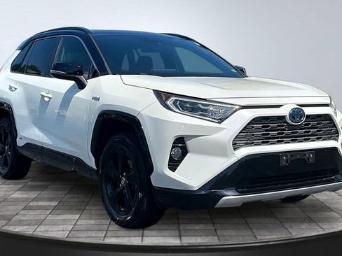 Used 2019 Toyota RAV4 XSE w/ XSE Weather Package AWD/4WD image 3