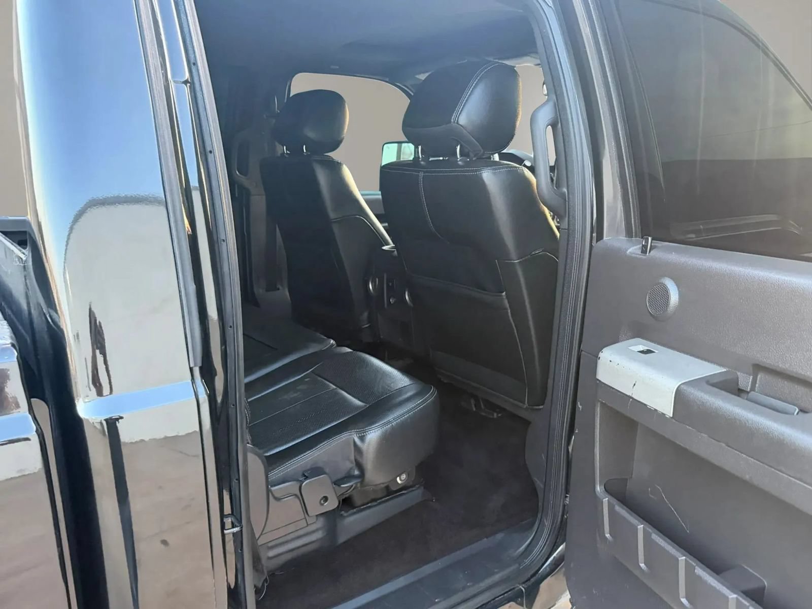 Used 2015 Ford F250 Lariat w/ Lariat Ultimate Package AWD/4WD image 18