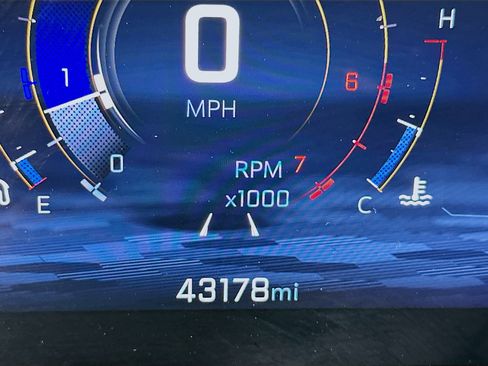 Used 2025 Chevrolet Traverse LT image 19