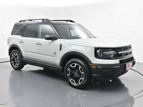 Used 2022 Ford Bronco Sport Outer Banks w/ Tech Package AWD/4WD image 7
