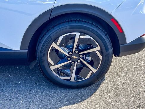 New 2026 Chevrolet Equinox EV LT image 10