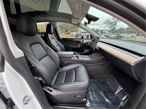 Used 2023 Tesla Model Y Long Range AWD/4WD image 37