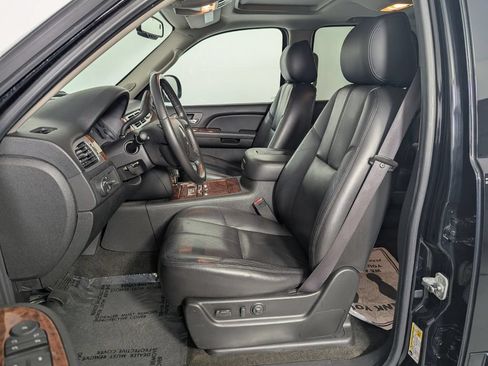 Used 2008 Chevrolet Tahoe LTZ w/ LTZ Preferred Equipment Group RWD image 13