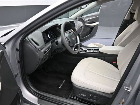 Used 2023 Hyundai Sonata SEL FWD image 9