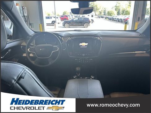 Certified 2023 Chevrolet Traverse RS FWD image 16