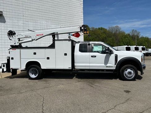 New 2025 Ford F550 4x4 Supercab Super Duty image 6