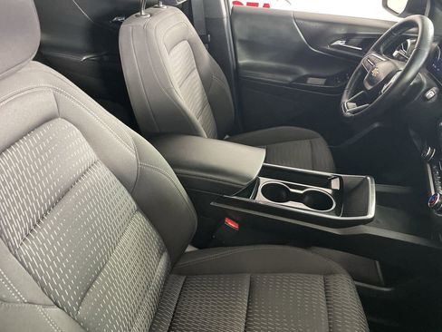 Used 2025 Chevrolet Equinox LT image 25