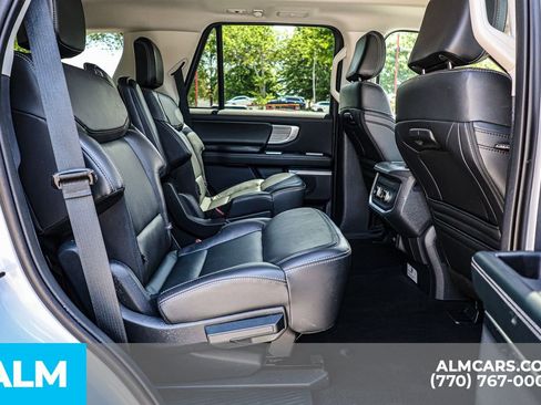 Used 2025 Ford Expedition Platinum AWD/4WD image 23
