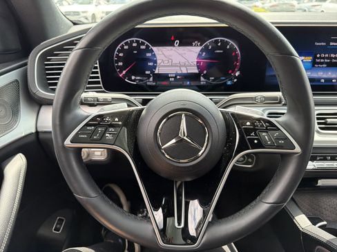Used 2024 Mercedes-Benz GLS 450 4MATIC image 19
