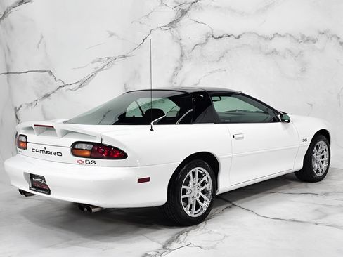 Used 2000 Chevrolet Camaro Z28 w/ SS Performance/Appearance Pkg image 6