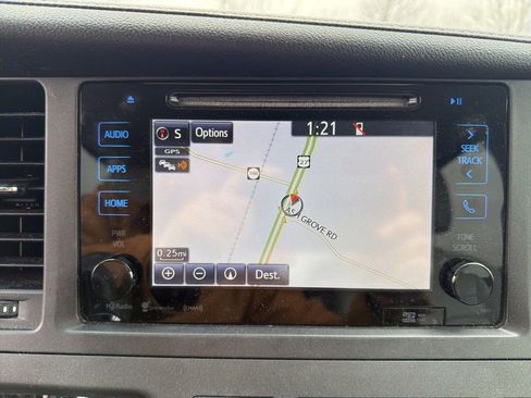 Used 2017 Toyota Sienna XLE w/ XLE Navigation Package image 9