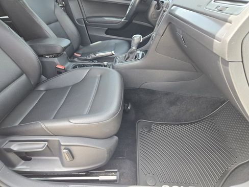 Used 2019 Volkswagen Golf SE FWD image 15