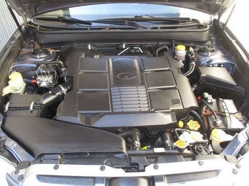 Used 2013 Subaru Outback 3.6R Limited w/ Moonroof Pkg AWD/4WD image 20
