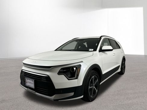 Used 2023 Kia Niro LX image 23