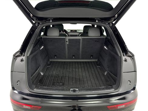 Used 2018 Audi SQ5 Prestige w/ Prestige Package image 11