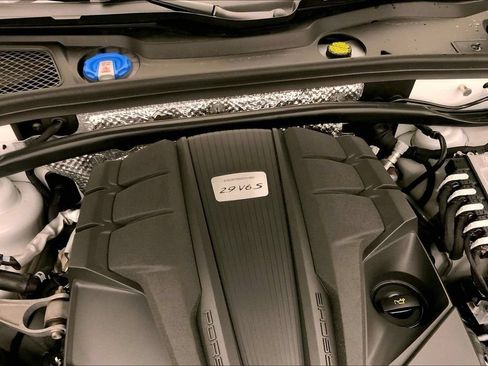 Used 2025 Porsche Macan S AWD/4WD image 31