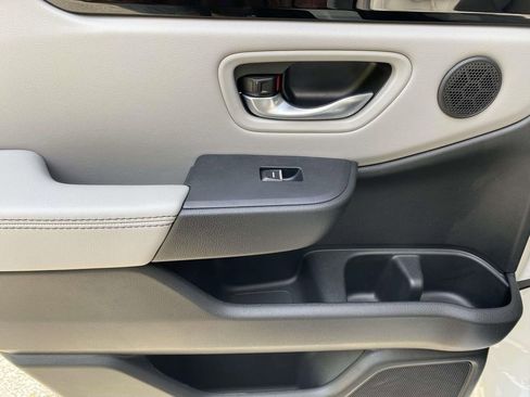 Certified 2025 Honda Pilot EX-L image 12