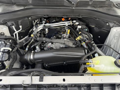 Used 2025 Ford Explorer Active w/ Active Comfort Package image 21